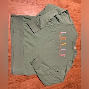 Levi’s vintage green light weight sweater